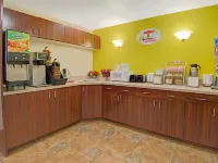 Super 8 by Wyndham Las Cruces University Area - breakfast
