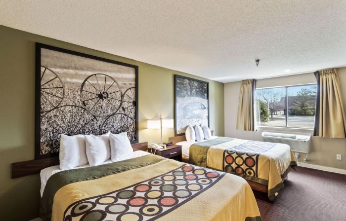 Super 8 by Wyndham Ankeny/Des Moines Area