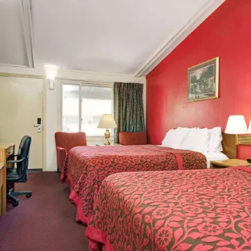 Travelodge by Wyndham Red Wing