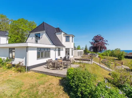 "Johanna" - 300m from the Sea