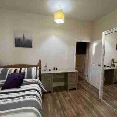 Aberdeen Stay Central 2-Bedrooms Apartment Rooms