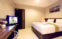 Hotel Sukajadi by Holie - WiFi