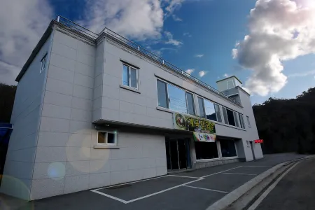 Hwacheon Gwangbawi Pension Отели в г. Хвачхон