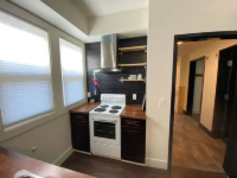 Brand New 1 Br 1 Bath. Close to All. Walkable