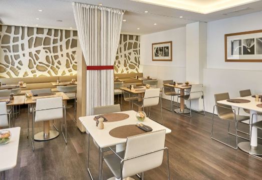 NH Collection Madrid Colon