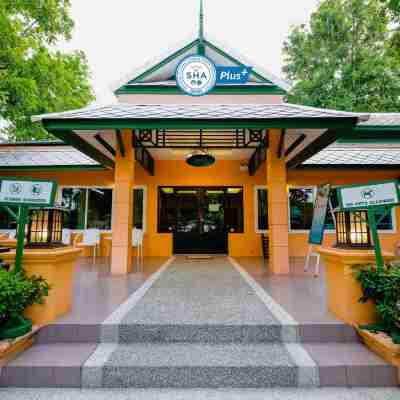 บ้านอัมพวา รีสอร์ท แอนด์ สปา Hotel Exterior