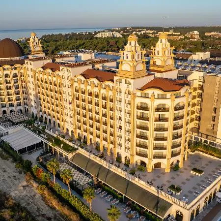 J'Adore Deluxe Hotel & Spa