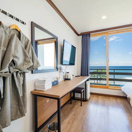 8 Hotel