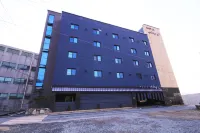 Daegu Hyeonpung Hong C Hotels near Dodong Seowon Confucian Academy