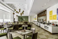 Kalyan Grand - a business hotel - parcheggio