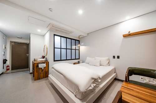 Daegu Dongseongro EOS Hotel