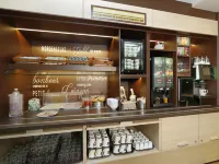 B&B HOTEL Berlin Genshagen-Süd - Desayuno