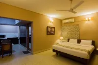 Hanu Reddy Residences Poes Garden