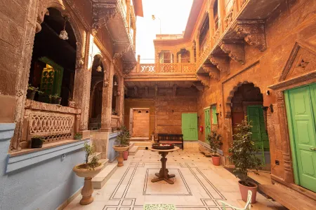Amritara Manak Haveli Отели рядом с достопримечательностью «Мерангар Форт»