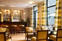 Warwick Reine Astrid - Lyon Hotels in Lyon