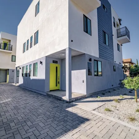 Green Homestay Отели рядом с достопримечательностью «Концертный зал Shrine Auditorium»
