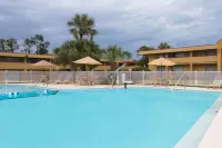Days Inn by Wyndham Ocala North - Pools