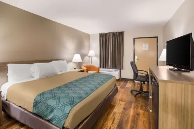 Econo Lodge فنادق في هندرسونفيل