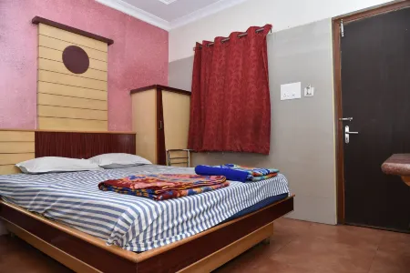 Chella Krishna Residency Отели рядом с достопримечательностью «Sripuram Golden Temple»