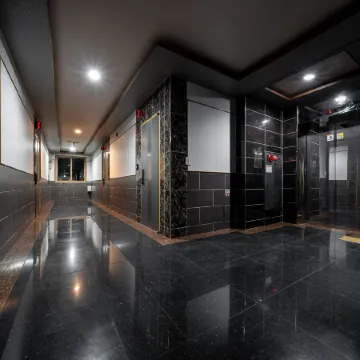 F1 Hotel