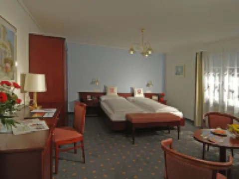 ホテル ヴァイセス クロイツ インターラーケンのホテル