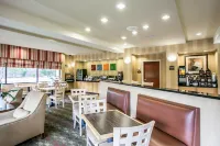 Comfort Inn & Suites Airport Convention Center