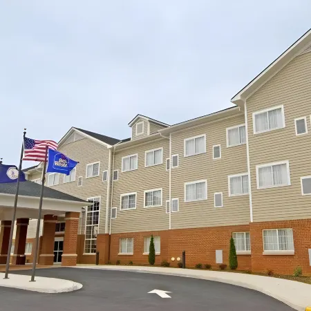 Holiday Inn Express & Suites CHARLOTTESVILLE - RUCKERSVILLE by IHG