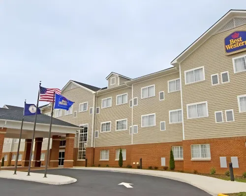Holiday Inn Express & Suites CHARLOTTESVILLE - RUCKERSVILLE by IHG Hotels in Greene County