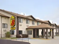 Super 8 by Wyndham Bloomington University Area