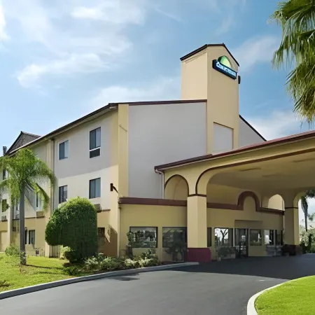 Days Inn by Wyndham Sarasota I-75