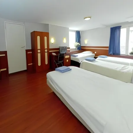 Hotel Manofa Отели рядом с достопримечательностью «Выставка «Тайны тела. Вселенная внутри»»