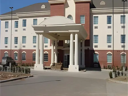 Holiday Inn Express & Suites Levelland