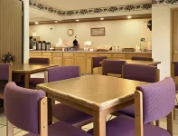 Super 8 by Wyndham Coshocton Roscoe Village