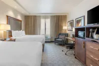 Best Western Premier Boulder Falls Inn فنادق في Lebanon