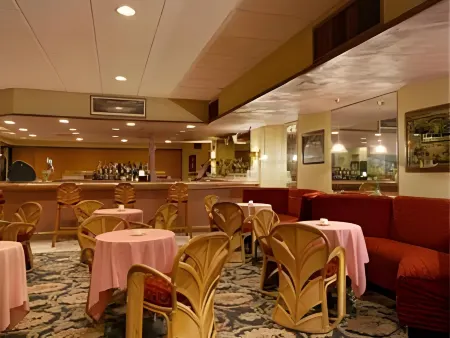 Red Carpet Inn & Suites Отели в г. Восток Юнион Тауншип