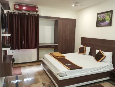 OYO Flagship 7999 Hotel Sripada
