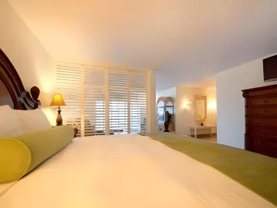 Tahitian Inn Boutique Hotel Tampa Hotels near Target