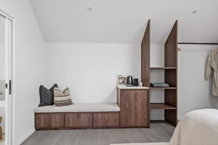 The Loft at Maple Cottages, Berry - by Linnaeus Collection