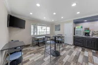 Quality Inn Kettleman City near Hwy 41 - parking