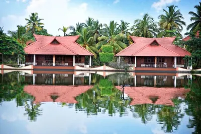 Sterling House Boat Lake Palace Alleppey