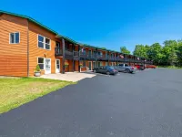 Quality Inn & Suites Munising Hotels in Munising Township