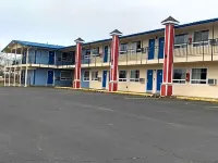 Studio 6 Suites Albany, or Hotels in Albany