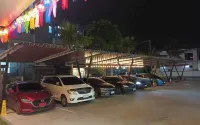 Siri Hotel Lumphun - parking