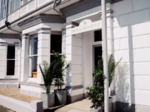 San Clu Hotel, Bar & Brasserie Hotel di Ramsgate