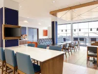 Holiday Inn Express & Suites RALEIGH WEST - LENOVO CENTER by IHG Hotels near PNC Arena