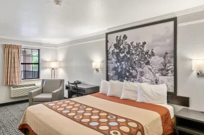 Super 8 by Wyndham Mount Vernon