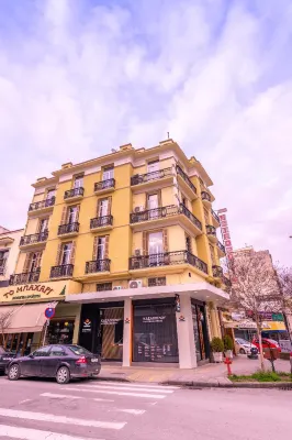 Metropolis Hotel Hôtels à : Serrès