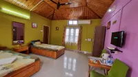 Eagle Nest Home Stay Hotel berhampiran Purva Tirupati Shri Balaji temple