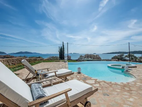 Beautiful Villa Near Sea in Peloponnese