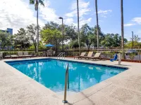Red Roof Plus+ Jacksonville - Southpoint Hotels in Jacksonville